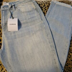✨️$16 NWT Mom jeans